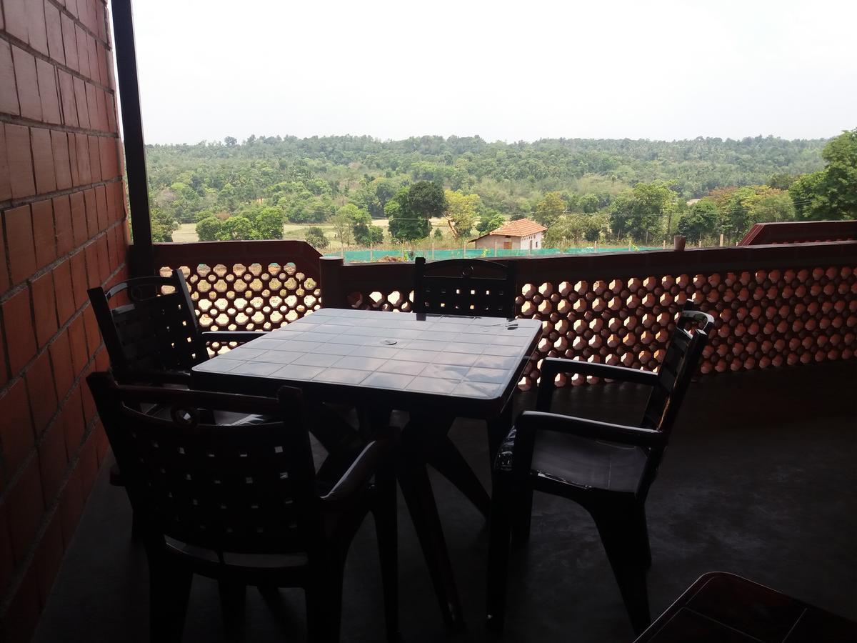Hôtel Eco Valley Retreat à Sakleshpur Extérieur photo